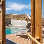 شقة فندقية Mykonian & Merchia Beach