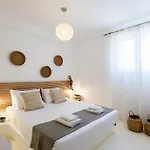 شقة فندقية Mykonian & Merchia Beach