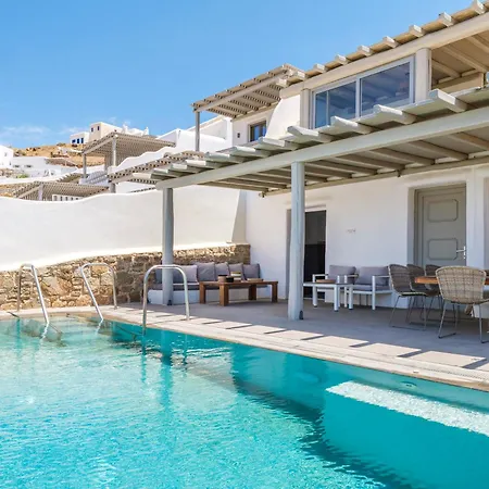 Mykonian & Apartmanhotel 4*