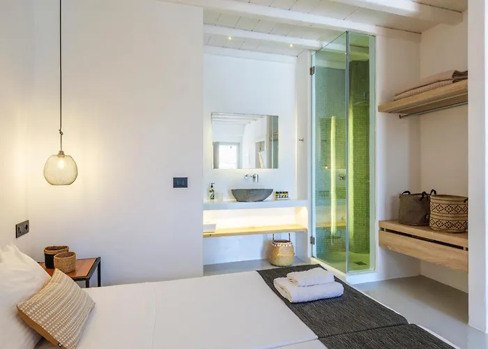Mykonian & Apartmanhotel 4*