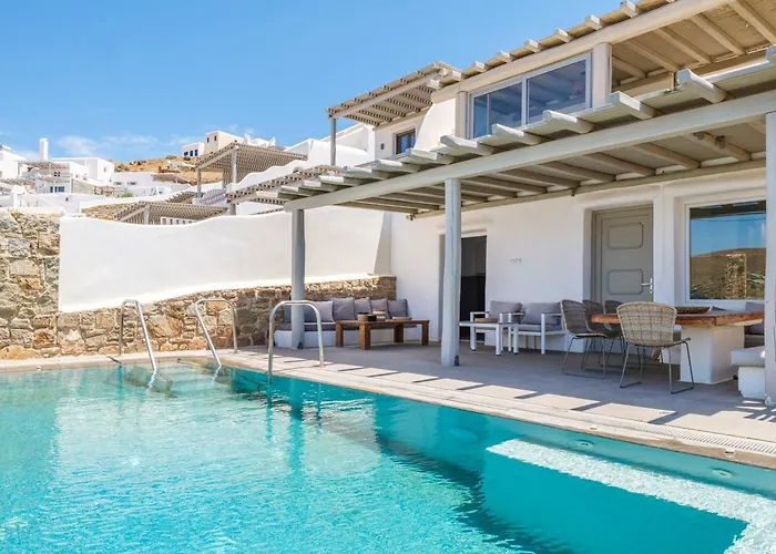 Mykonian & Apartmanhotel 4*