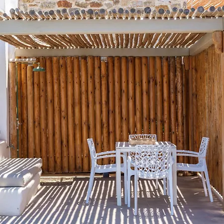 Mykonian & מלון דירות 4*