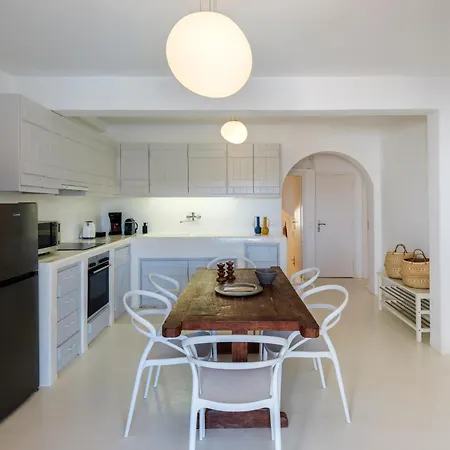 מלון דירות Mykonian & 4*