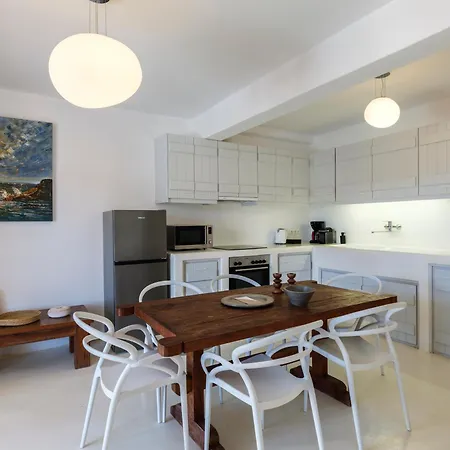 מלון דירות Mykonian & Merchia Beach