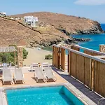 Mykonian & Apartahotel 4*