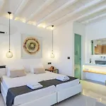 Apartahotel Mykonian &