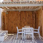 Mykonian & Apartahotel 4*
