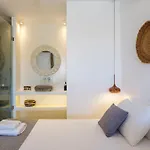 Apartahotel Mykonian &