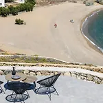 Mykonian & Apartahotel 4*