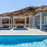 Apartahotel Mykonian & 4*