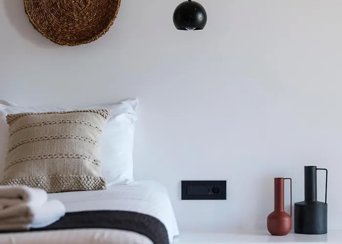 Mykonian & מלון דירות Merchia Beach