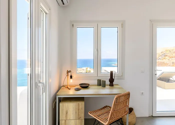 Mykonian & מלון דירות Merchia Beach